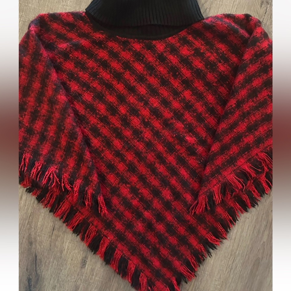 Talbots Cape Shawl Poncho medium black‎ and red buffalo plaid